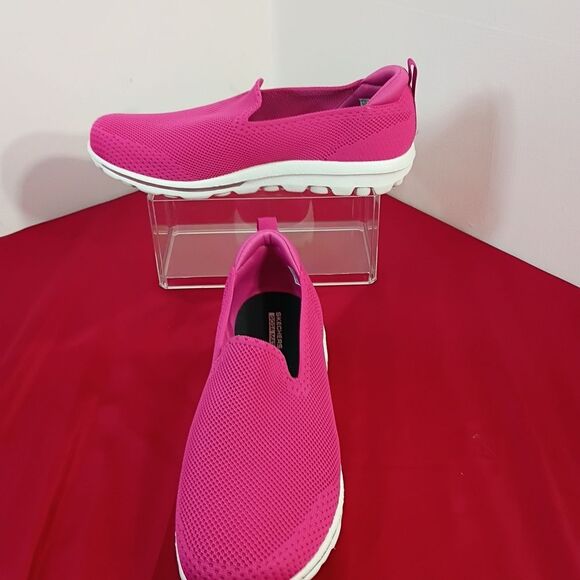 Skechers Women's Sz 10 W Air Cooled Gogo Mat Go Walk Hot Pink Knit Sneakers New. - Picture 1 of 6